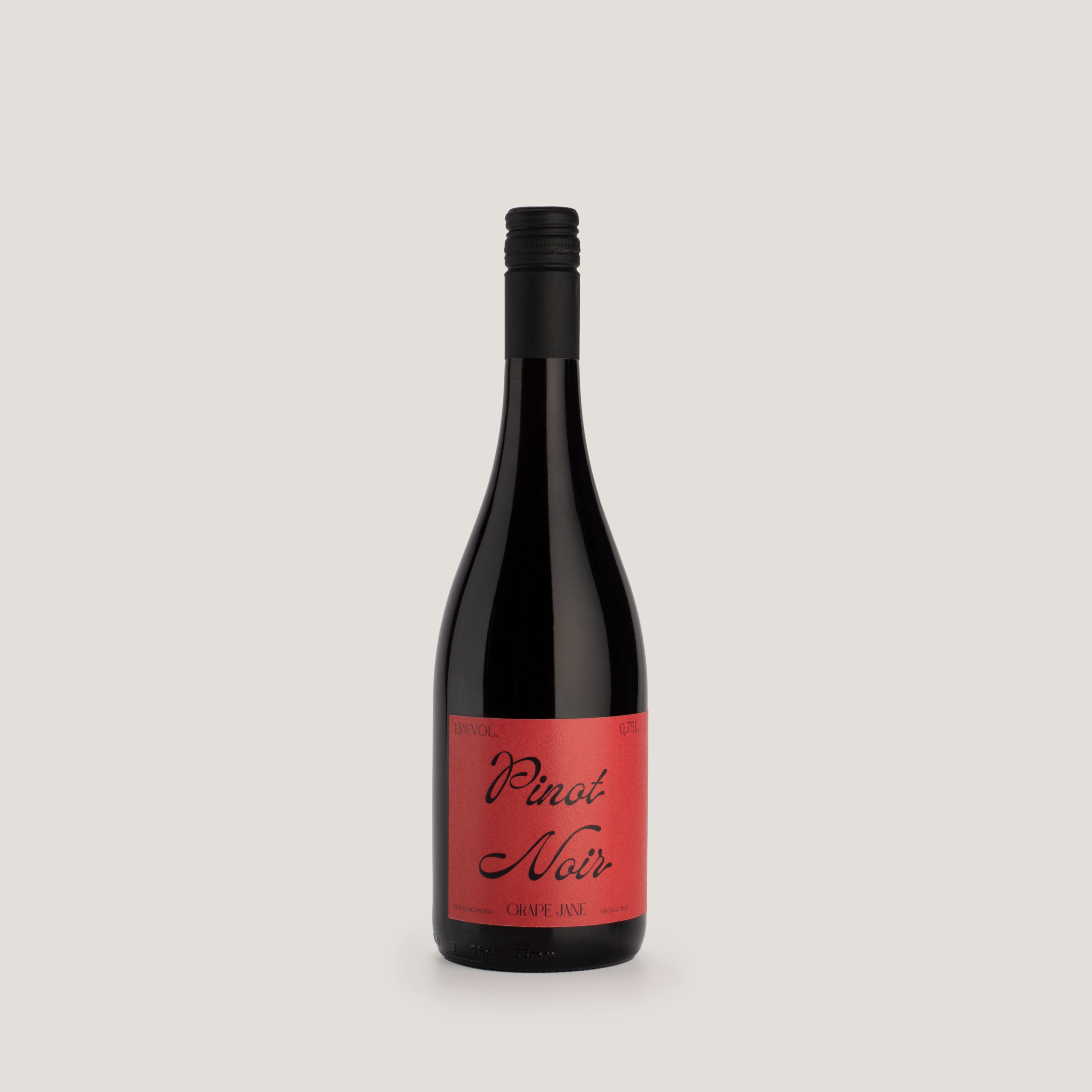 Pinot Noir bottle